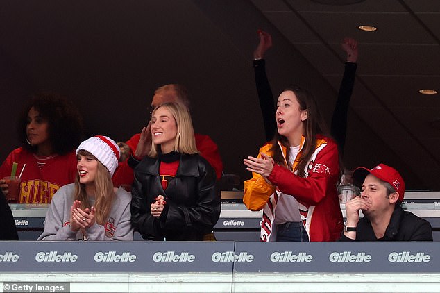 The songstress was also joined by close pals Alana Haim (second right), who is a member pop rock band Haim with her two sisters, and stylist Ashley Avignone (second left)