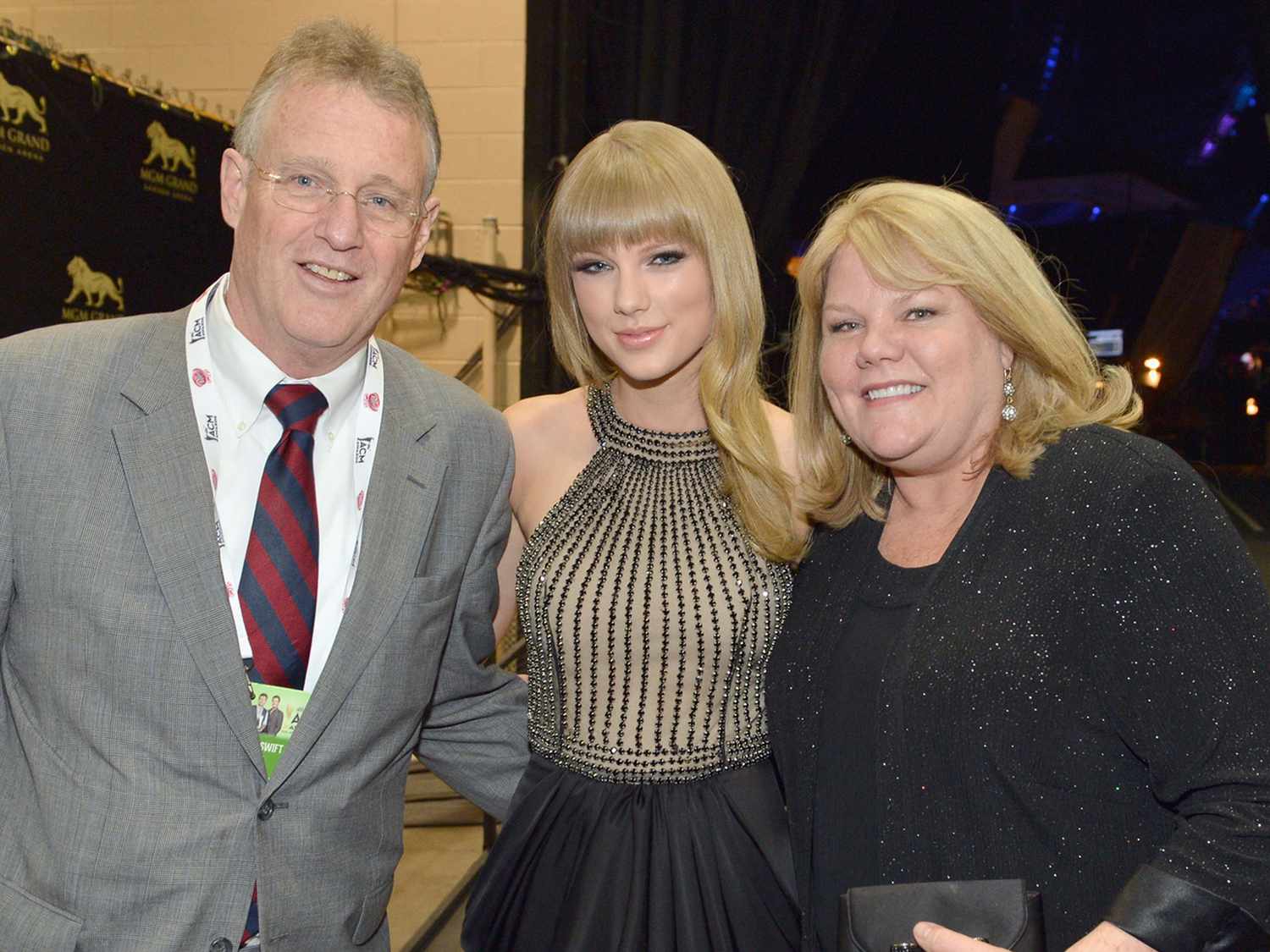 All About Taylor Swift's Parents, Scott and Andrea Swift