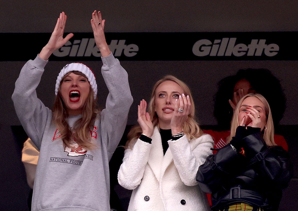 Taylor Swift, Alana Haim, Ashley Avignone, Brittany Mahomes, Chiefs Game No. 7, 2023