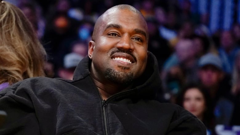 Kanye West apologizes to Jewish community for antisemitic remarks | CBC News