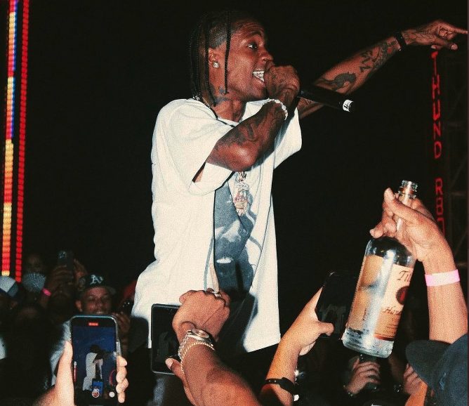 Travis Scott: Erneute Massenpanik bei Live-Show? - kulturnews.de