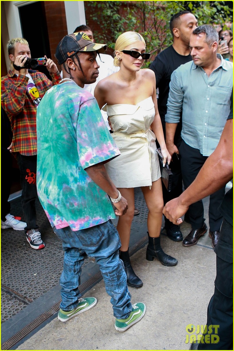 Kylie Jenner Gives Travis Scott a Kiss Goodbye in NYC: Photo 4132773 |  Kylie Jenner, Travis Scott Photos | Just Jared: Entertainment News