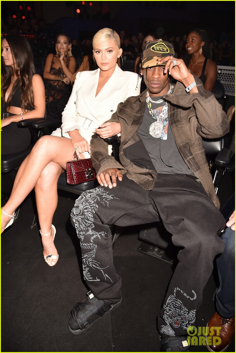 Kylie Jenner & Travis Scott Have Parents' Night Out at MTV VMAs 2018!:  Photo 4132303 | 2018 MTV VMAs, Kylie Jenner, MTV VMAs, Travis Scott Photos  | Just Jared: Entertainment News