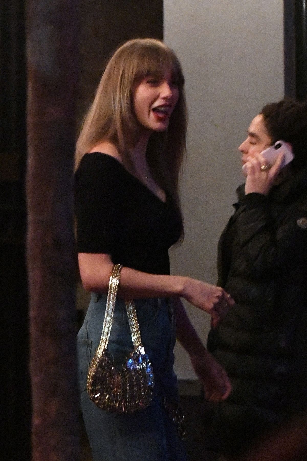 TAYLOR SWIFT, MARGARET QUALLEY and Jack Antonoff Out for Dinner at Via  Carota in New York 04/10/2023 – HawtCelebs