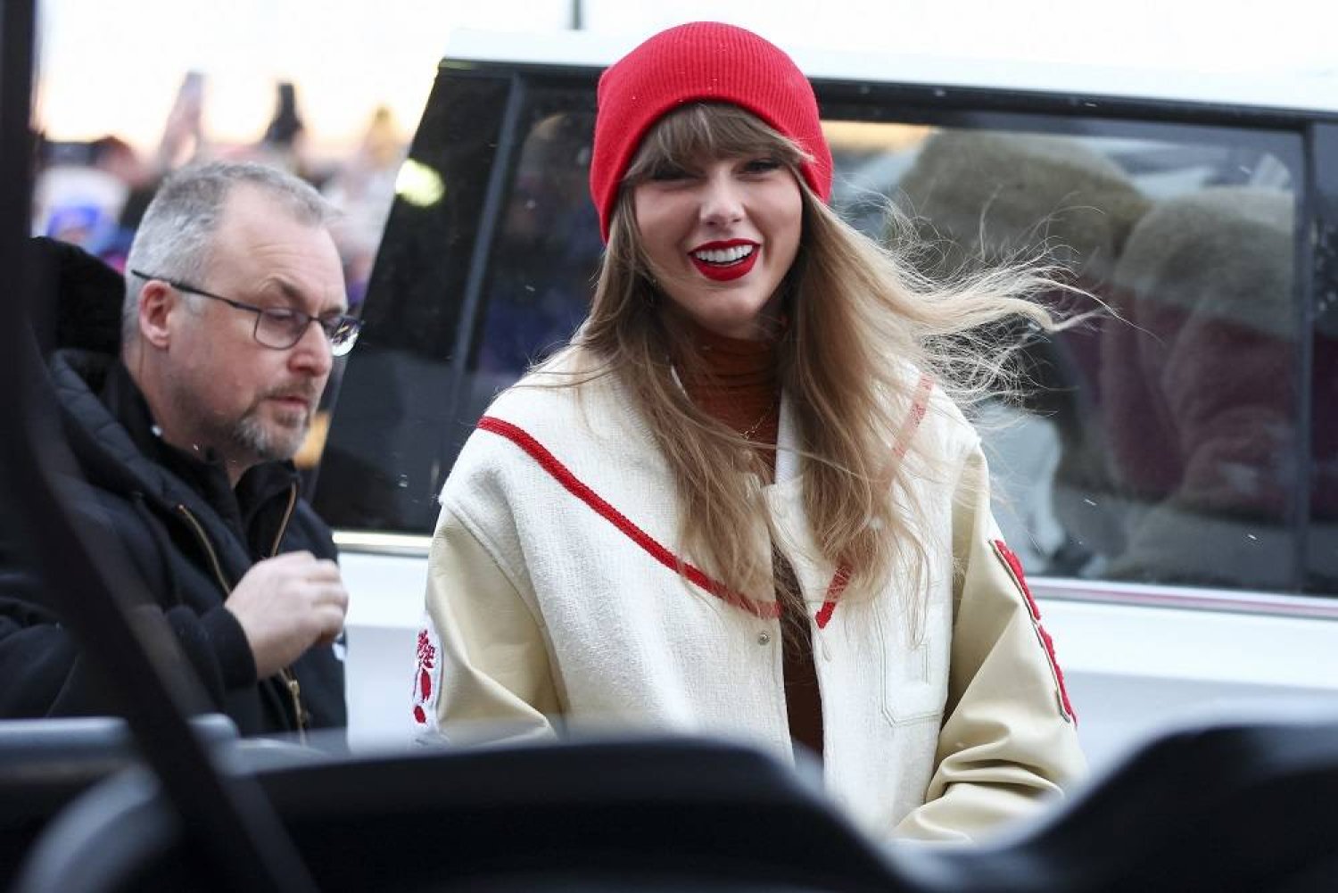 Man Arrested Near Taylor Swift's NYC Townhouse After Reported Break-in  Attempt