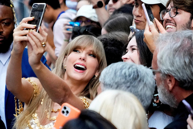 Bangkok Post - X lifts ban on Taylor Swift searches