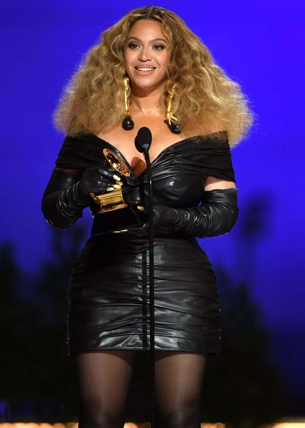 Beyonce accepts the Best R&B Performance award for 'Black Parade' onstage during the 63rd Annual GRAMMY Awards at Los Angeles Convention Center on March 14, 2021