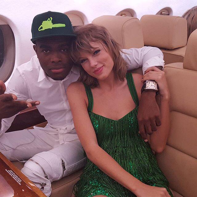 Taylor Swift News on X: "Taylor flew @omimusiconline back to LA on her  private jet last night straight after the show! #1989TourSanDiego  http://t.co/NScGygDNtS" / X