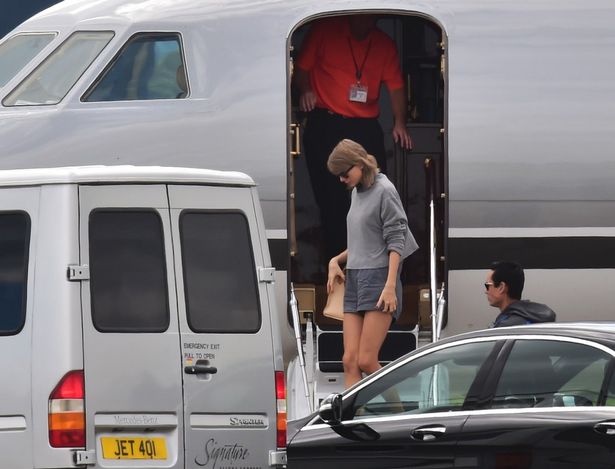 Taylor Swift jets into Glasgow as she begins UK leg of her world tour at  the Hydro - Daily Record