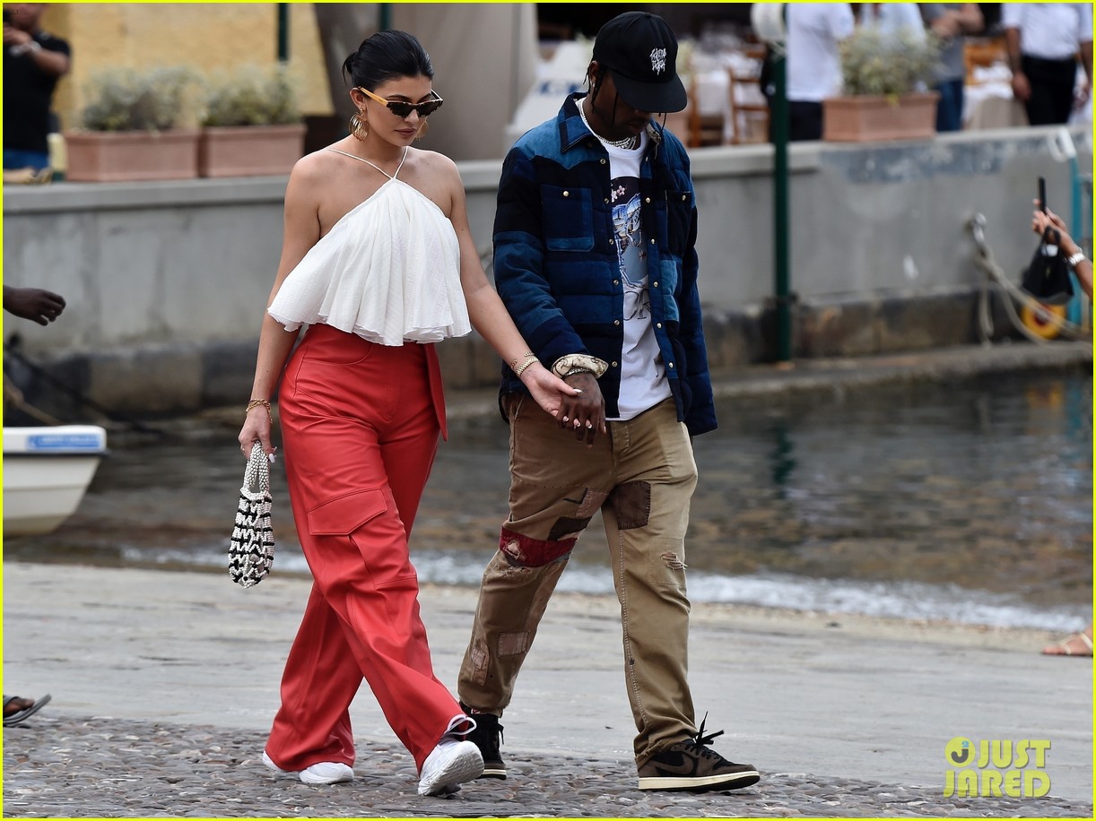 Kylie Jenner & Travis Scott Go Shopping During Her Birthday Trip in Italy:  Photo 4334924 | Kylie Jenner, Travis Scott Photos | Just Jared:  Entertainment News