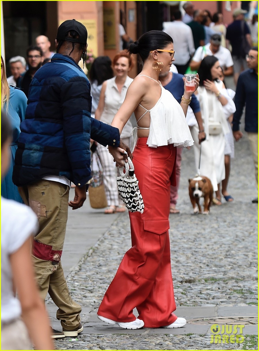 Kylie Jenner & Travis Scott Go Shopping During Her Birthday Trip in Italy:  Photo 4334916 | Kylie Jenner, Travis Scott Photos | Just Jared:  Entertainment News