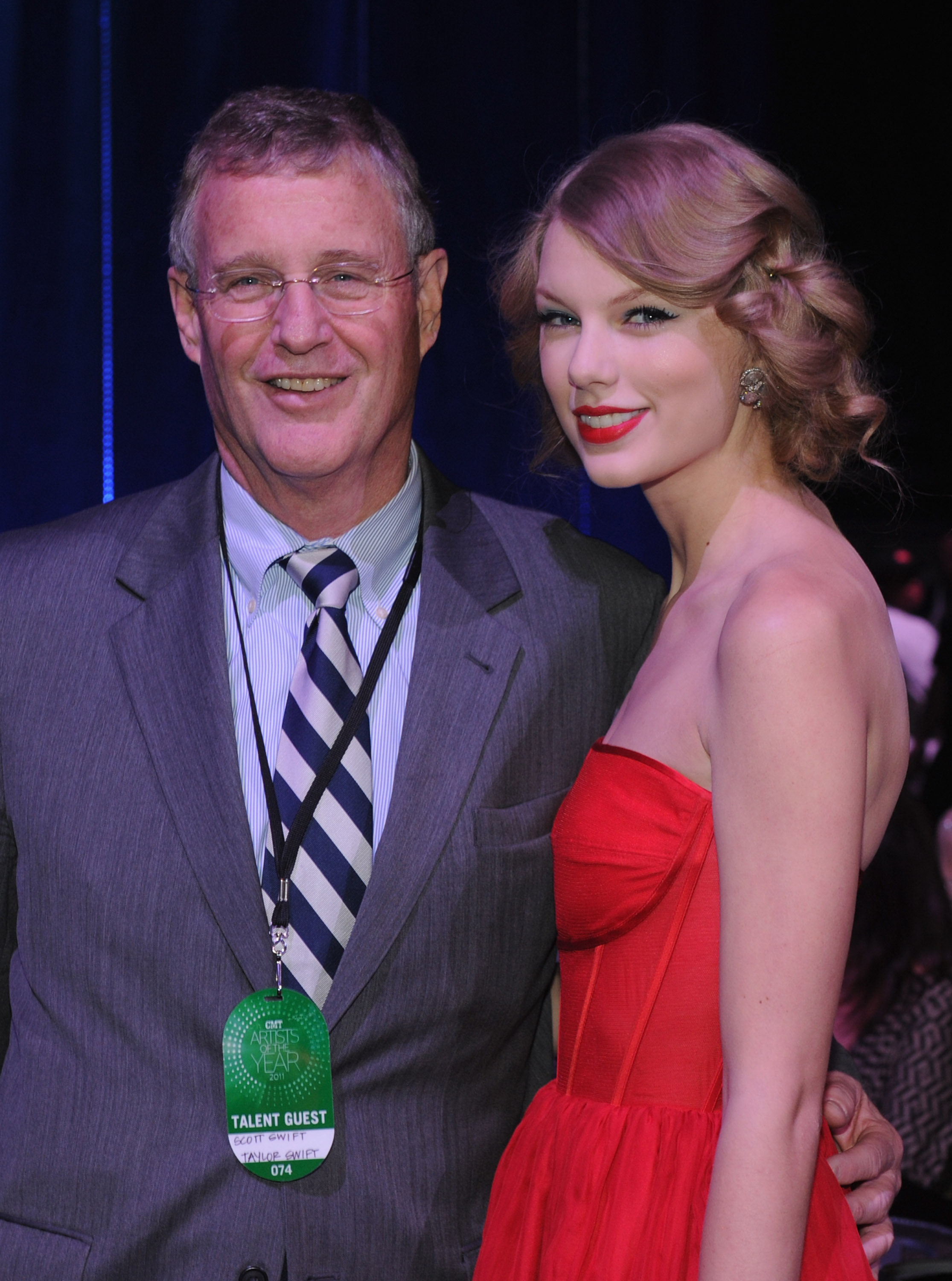 Taylor Swift and her dad.