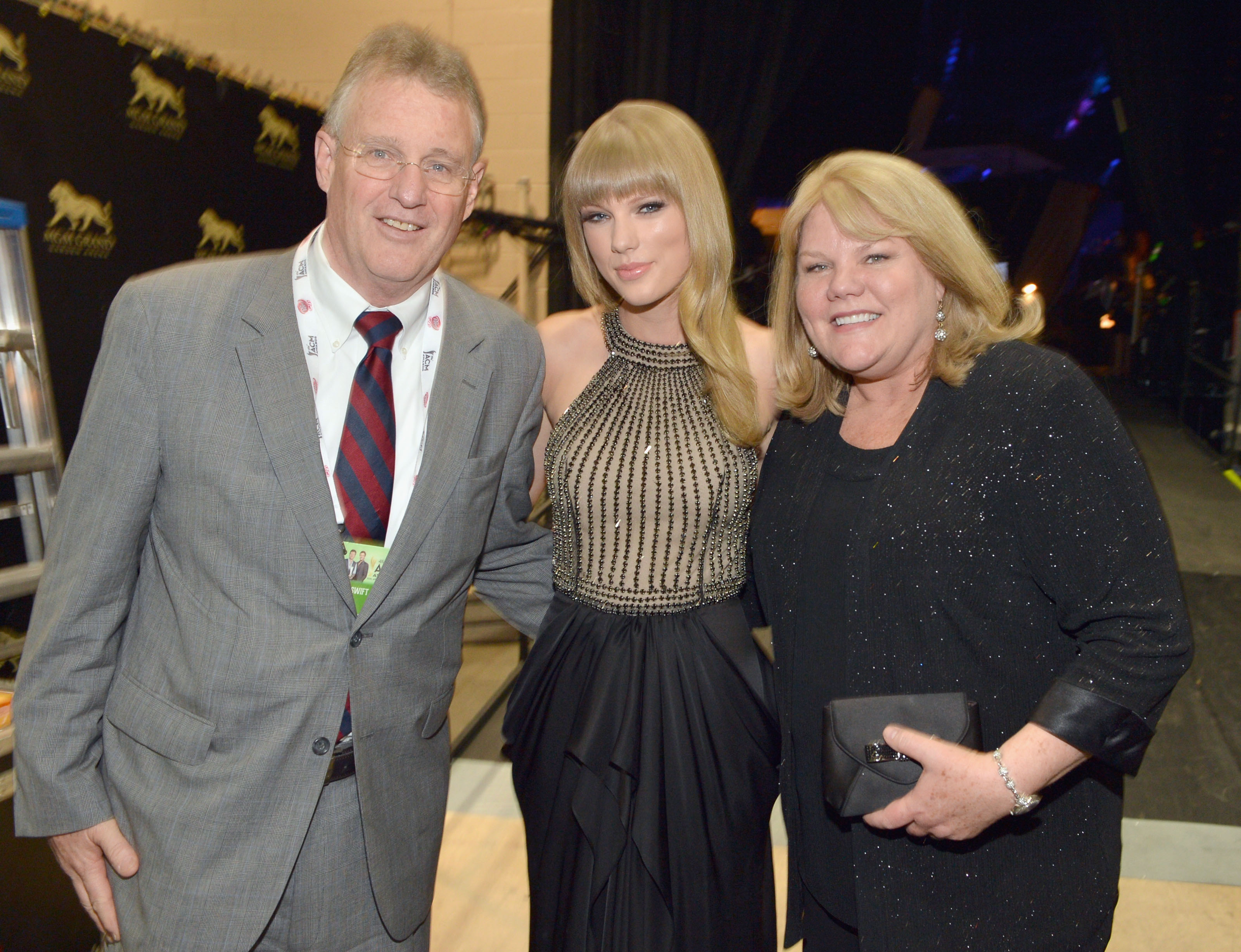 Taylor Swift and her parents.