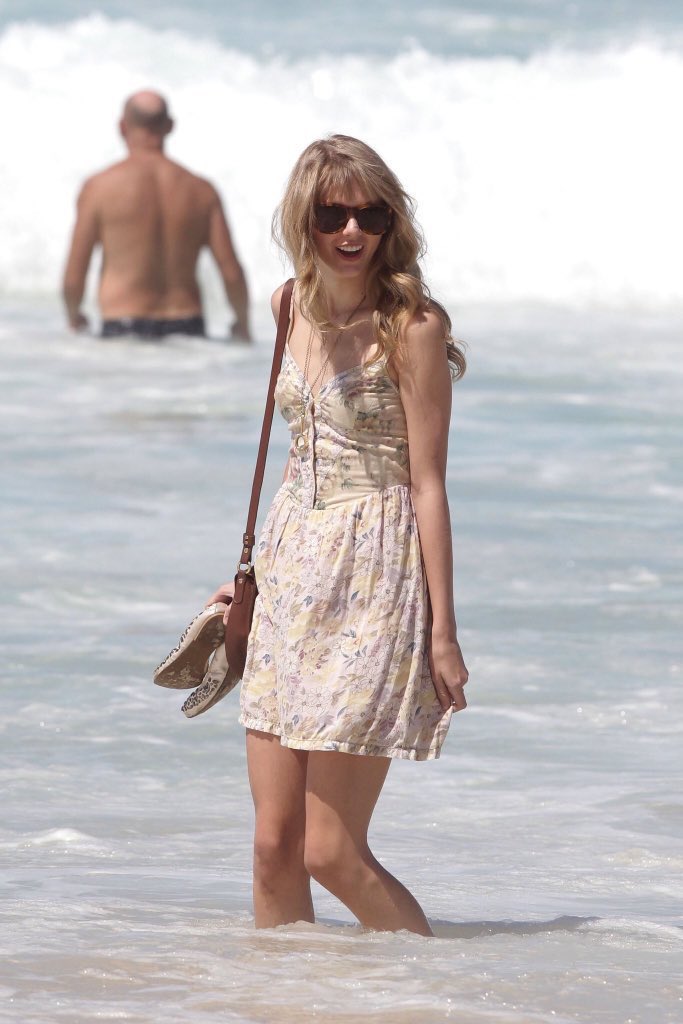 Taylor Throwbacks on X: "10 years ago today, taylor swift and her brother  austin at bondi beach in sydney, australia. march 10, 2012  https://t.co/Rw73lEUgGd" / X