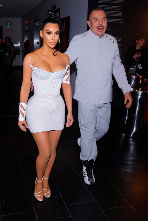 Photo : Kim Kardashian et Manfred Thierry Mugler à Montréal, le 25 février  2019. - Purepeople