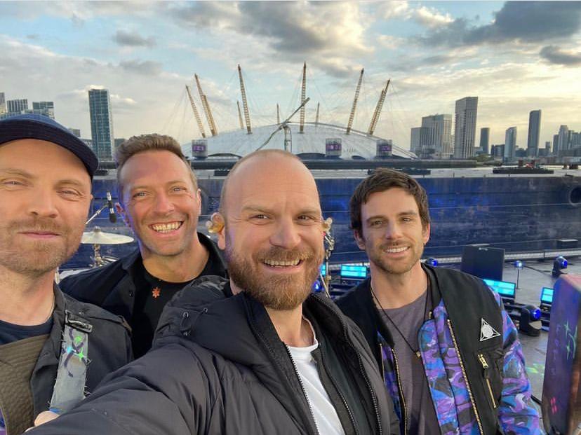 Guy Berryman Ungkap Rahasia Keserasian antar Personil Coldplay