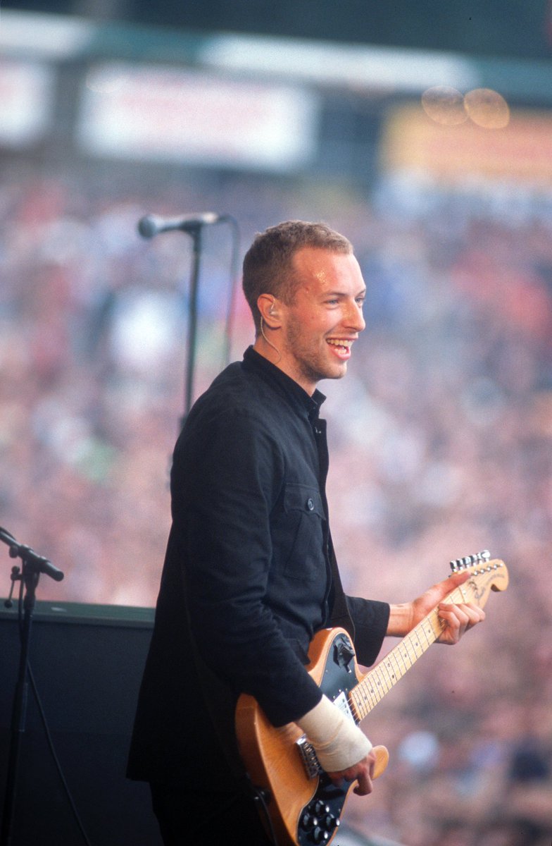 Coldplaying on X: "Chris Martin during Coldplay's set at Rock Werchter  Festival - June 30, 2002 https://t.co/gYvo1WR2GV" / X