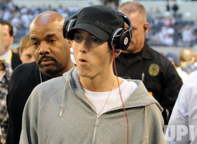 Photo: Musician Eminem visits Cowboys Stadium. - DAL2009121303 - UPI.com