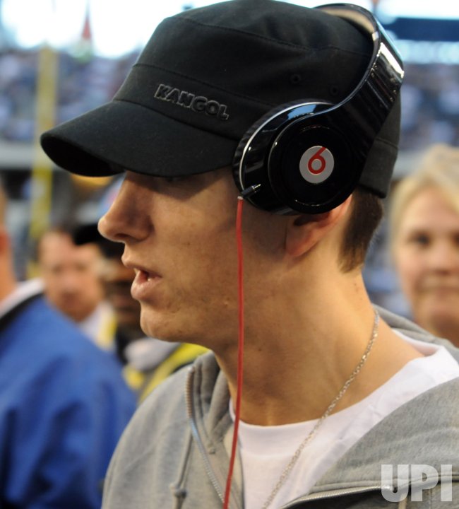 Photo: Musician Eminem visits Cowboys Stadium. - DAL2009121301 - UPI.com