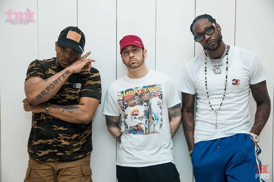 Hình ảnh mới của Eminem do nhóm D12 đăng lên Twitter
