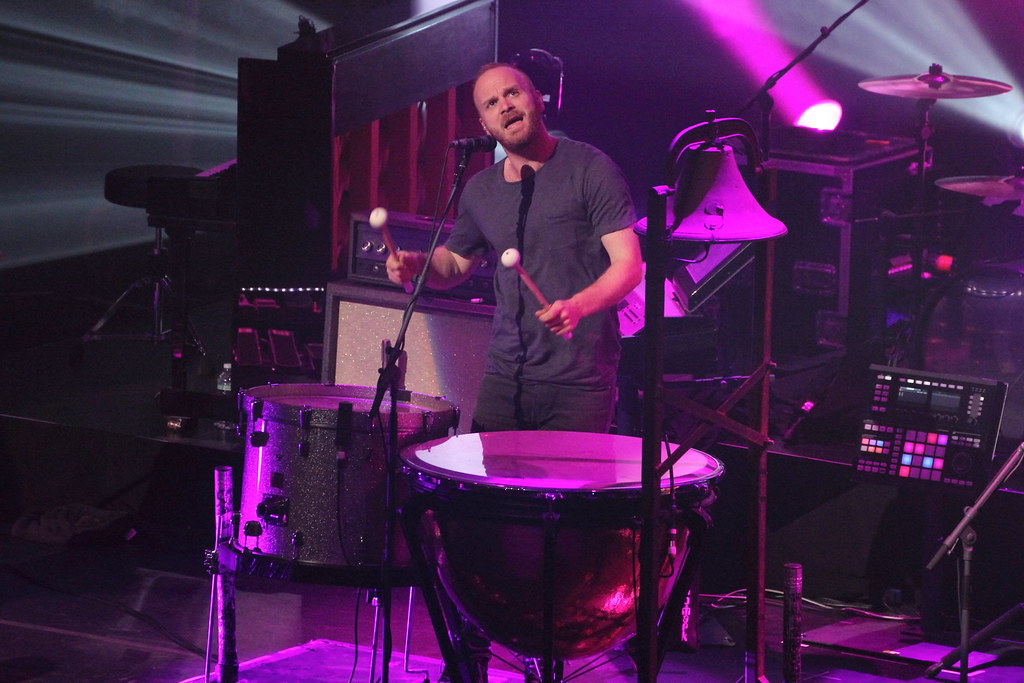 Coldplay (Will Champion) at Beacon Theatre Playing Viva La… | Flickr