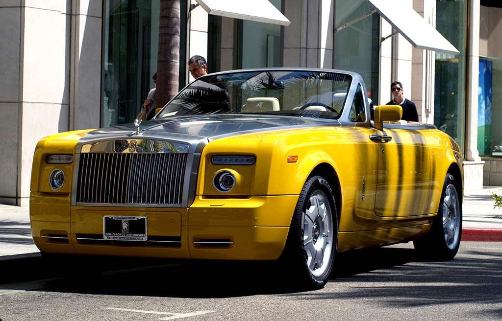 POWER CARS: Rolls-Royce Phantom Drophead Coupe (Semaphore yellow / Silver)