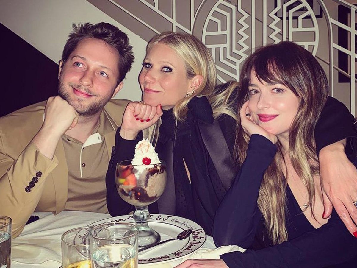 Gwyneth Paltrow and Dakota Johnson: Chris Martin's ex wife and his current  girlfriend celebrate Derek Blasberg | London Evening Standard | Evening  Standard