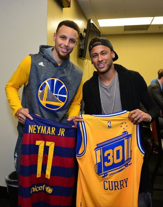 likhoa the special friendship between soccer star neymar and nba star stephen curry for the past years has surprised fans 65329f11b6c06 The Special Friendship Between Soccer Star Neymar And Nba Star Stephen Curry For The Past 15 Years Has Surprised Fans