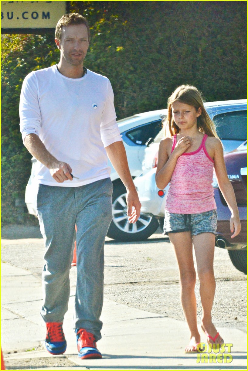 Chris Martin: Father-Daughter Day with Apple!: Photo 3040611 | Apple  Martin, Celebrity Babies, Chris Martin, Gwyneth Paltrow Photos | Just  Jared: Entertainment News