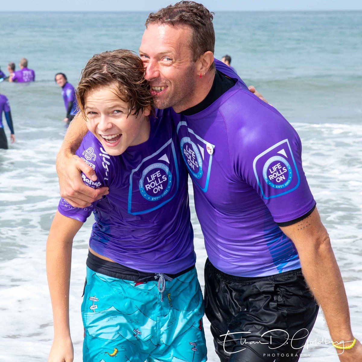 ColdplayXtra on X: "Chris Martin & his son Moses volunteering for  @LifeRollsOn earlier this month  https://t.co/FBiGY2Ysth" / X