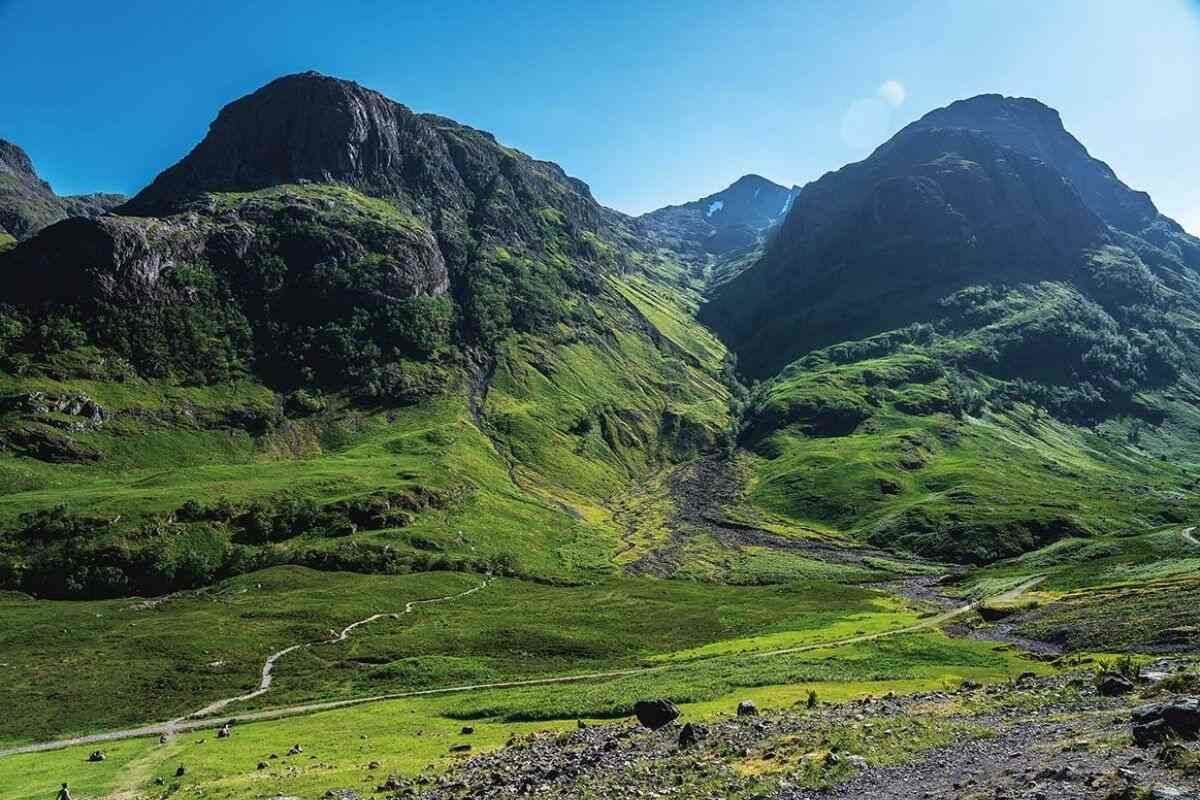 Photographing mountains in spring - Geographical