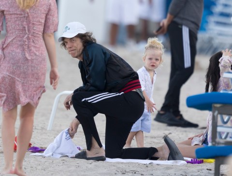 Mick Jagger recuperates on beach as he postpones Rolling Stones tour |  Metro News