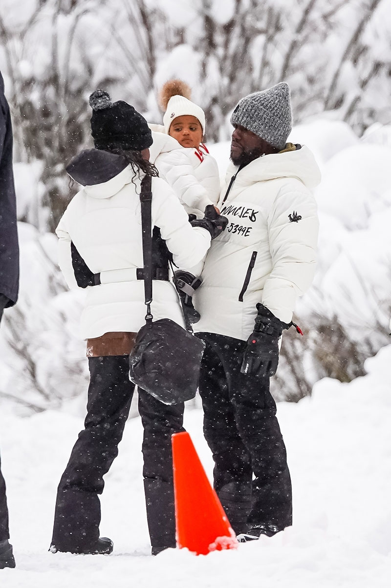 PICS: Kevin Hart & Family On Skiing Holiday in Aspen