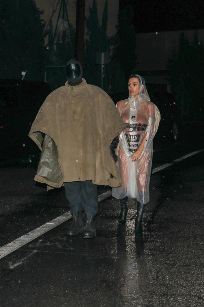 Bianca Censori Wears Obscene Piece Of Jewelry, Has Date With Kanye In  Tights With No Underwear