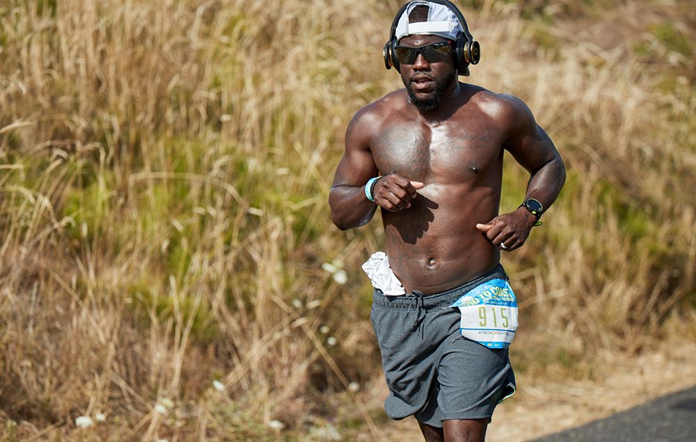 Kevin Hart Says He's Taking On the Marathon, Will Run NYC in November |  Runner's World