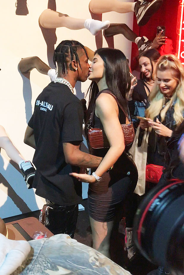 Kylie Jenner & Travis Scott Kiss At His Birthday Party — Pic – Hollywood  Life