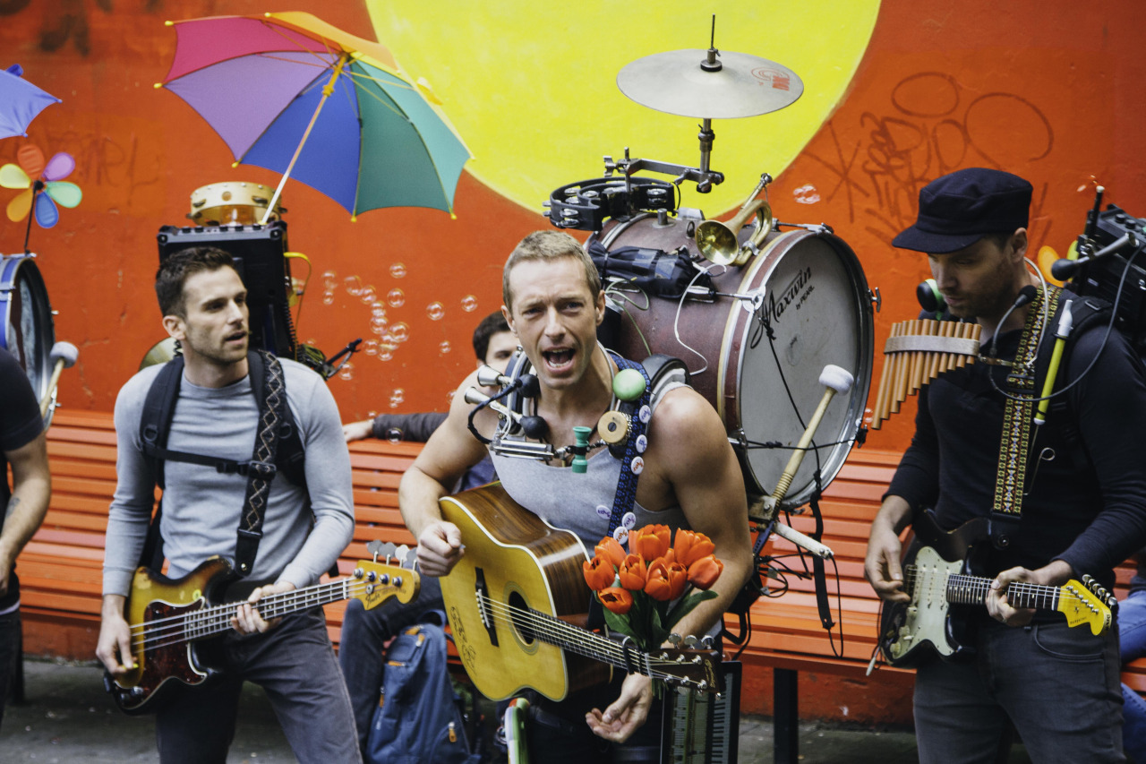 Coldplay: A Sky Full of Stars (Music Video 2014) - IMDb