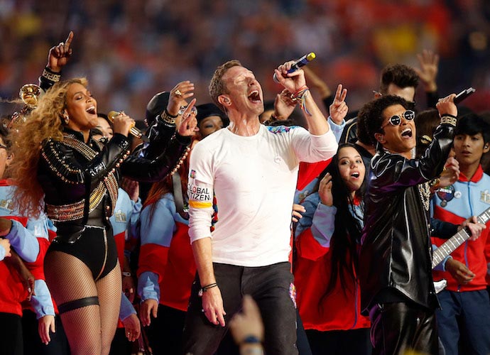 Beyonce & Bruno Mars Join Coldplay Frontman Chris Martin At Super Bowl 50  Halftime - uInterview