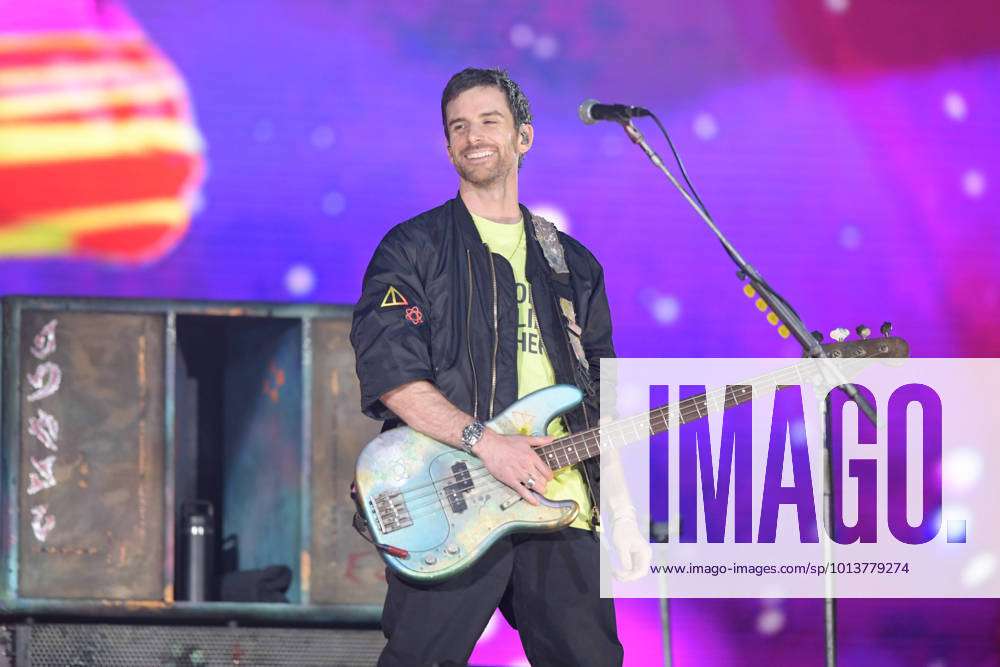 Coldplay Music of Spheres World Tour 2022 Coldplay bassist Guy Berryman  during the Coldplay, Music