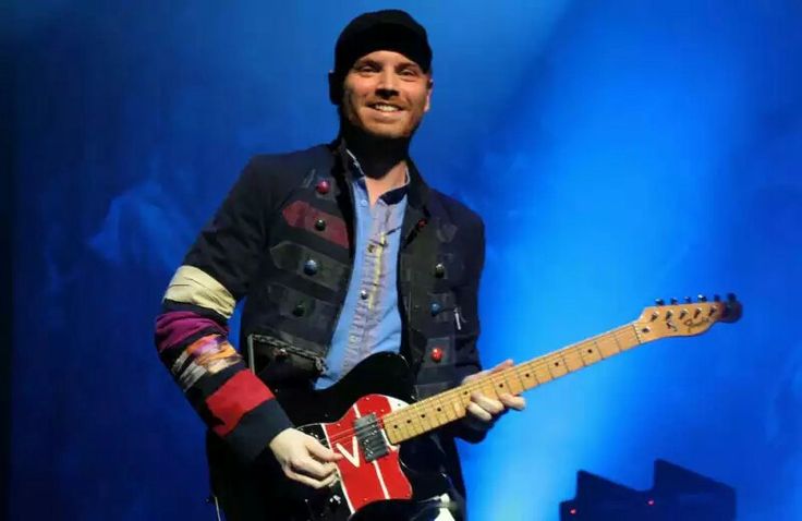 Jonny Buckland | Jonny buckland, Coldplay, Guitar hero