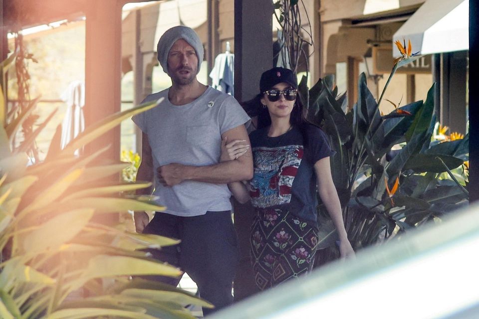 Dakota Johnson et Chris Martin fiancés : ce secret qu'ils gardent depuis  des années