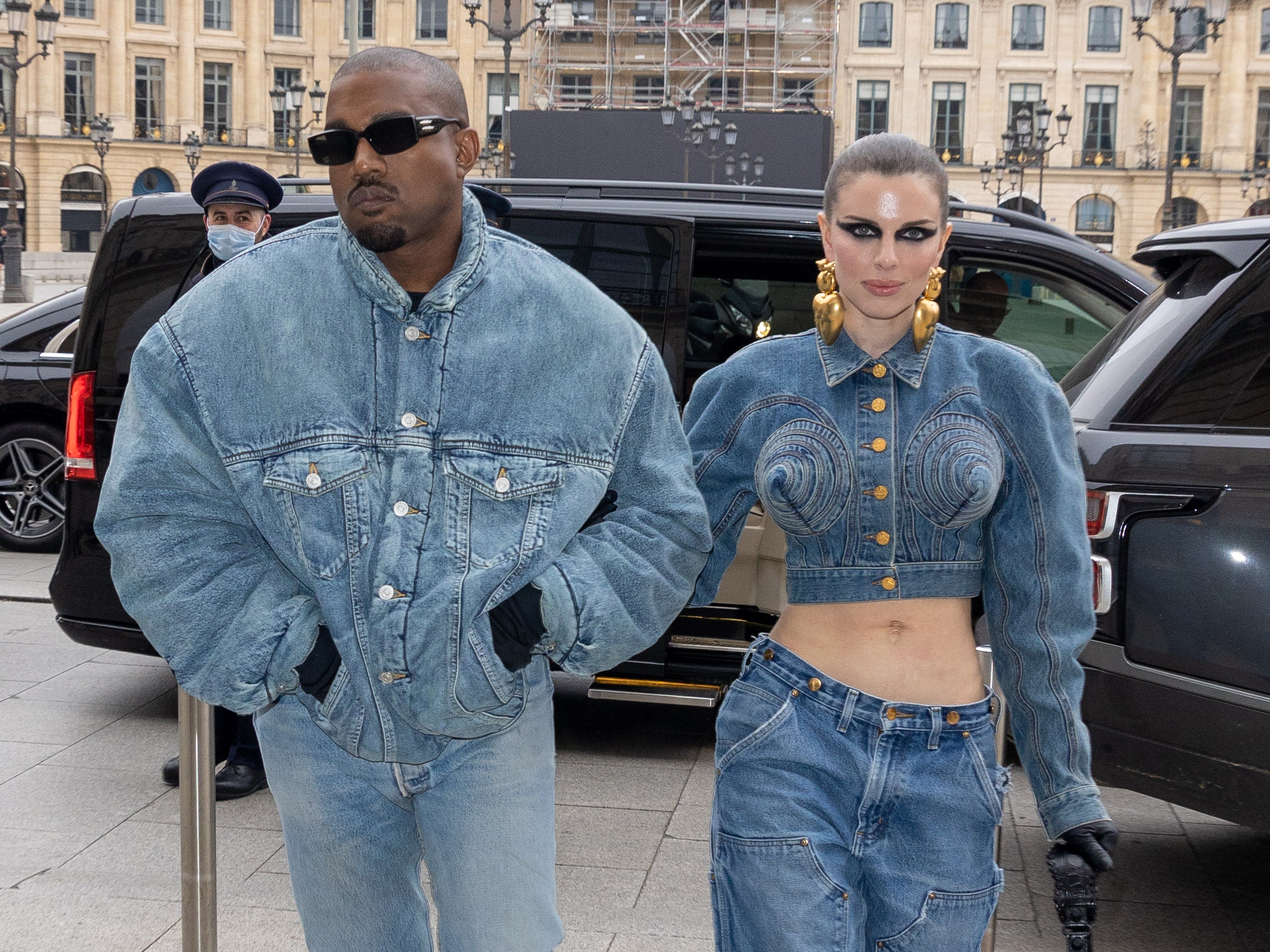 Julia Fox Said Kanye West “Weaponized” Her Against Kim Kardashian | Teen  Vogue