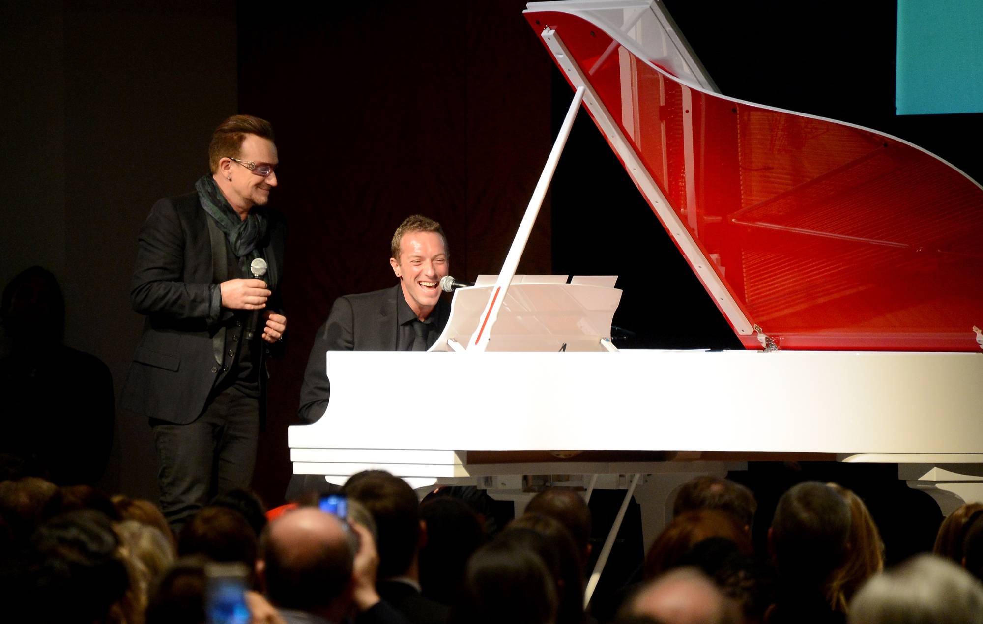 Bono (L) and Chris Martin