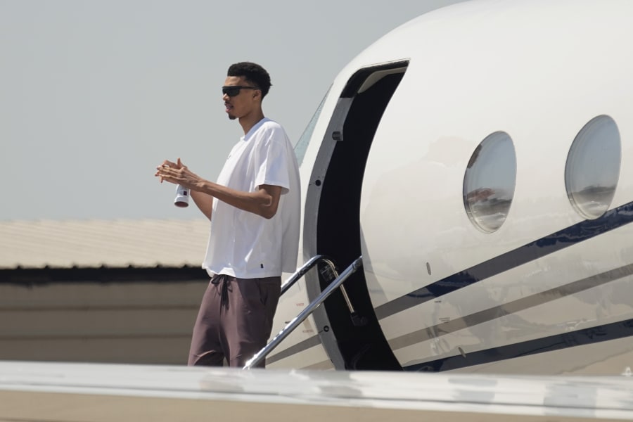 San Antonio Spurs NBA basketball first-round draft pick Victor Wembanyama arrives in San Antonio, Friday, June 23, 2023. (AP Photo/Eric Gay)