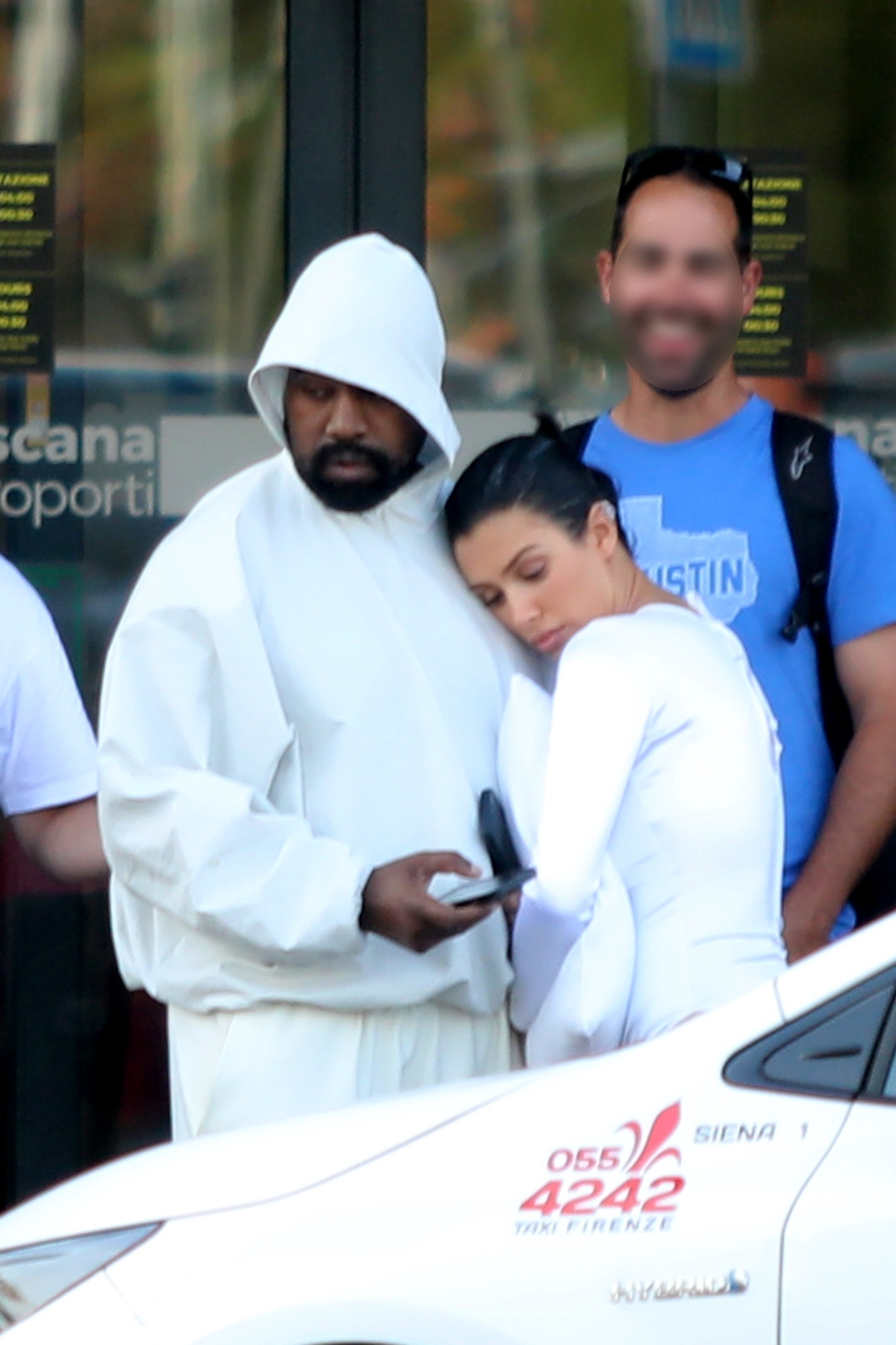 Bianca was also seen clutching a white pillow