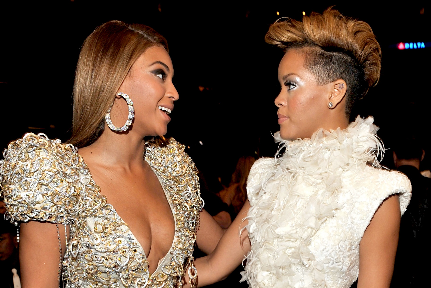 Beyonce and Rihanna Feud? Fans Weigh In on Alleged Shade | The Daily Dish