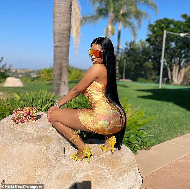 Turning heads! Nicki Minaj was at it again as she shared several 𝓈ℯ𝓍y snaps of herself to her Instagram account on Tuesday
