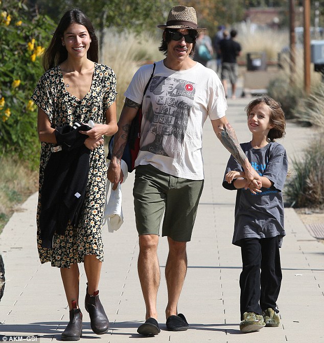 Anthony Kiedis enjoys outing with red hot model girlfriend and his son |  Daily Mail Online