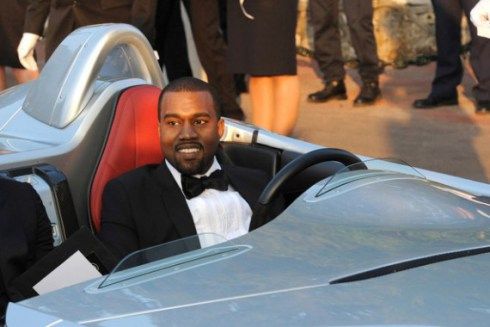 Kanye West Driving A Mercedes-Benz SLR McLaren Stirling Moss | Mercedes benz,  Slr mclaren, Benz