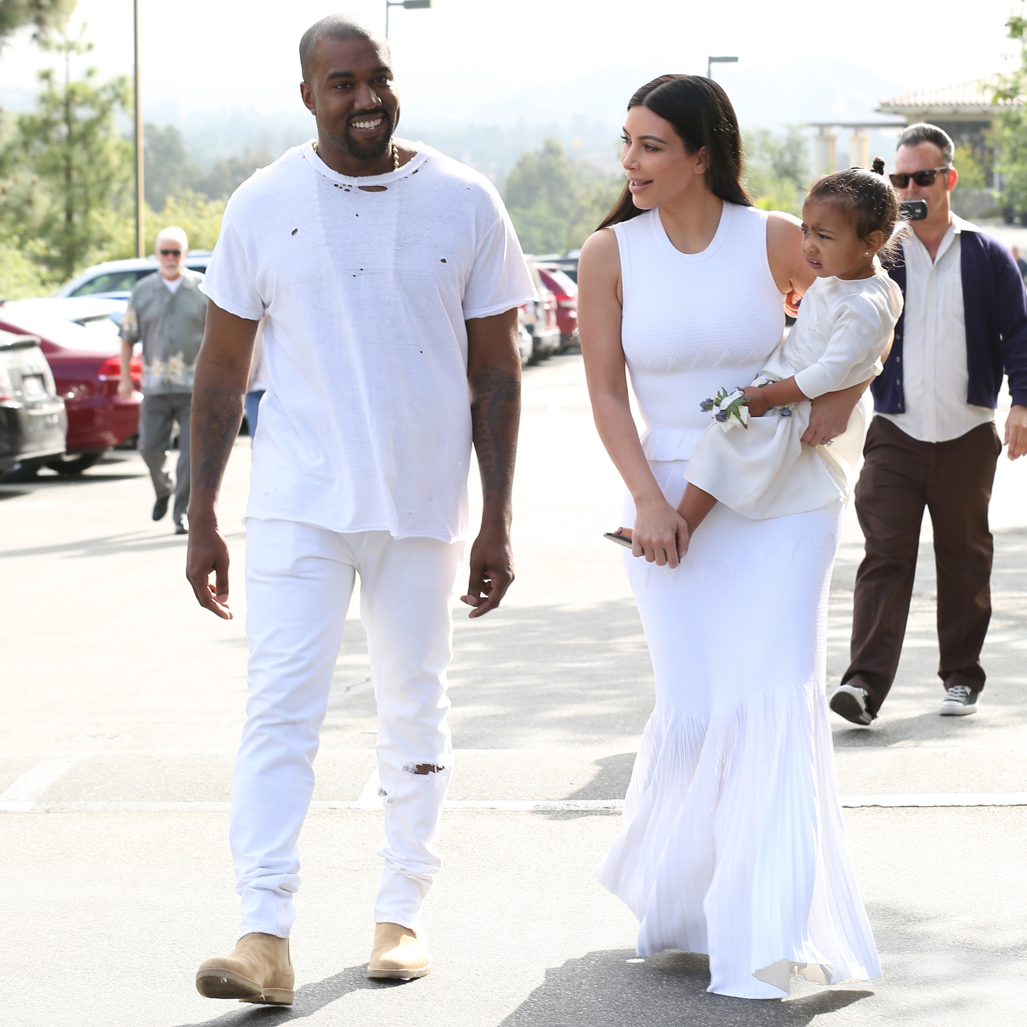 Kim Kardashian và Kanye West hủy bỏ các cam kết còn lại trong năm 2016 để tập trung vào gia đình (BÁO CÁO) - In Touch Weekly | Liên lạc hàng tuần